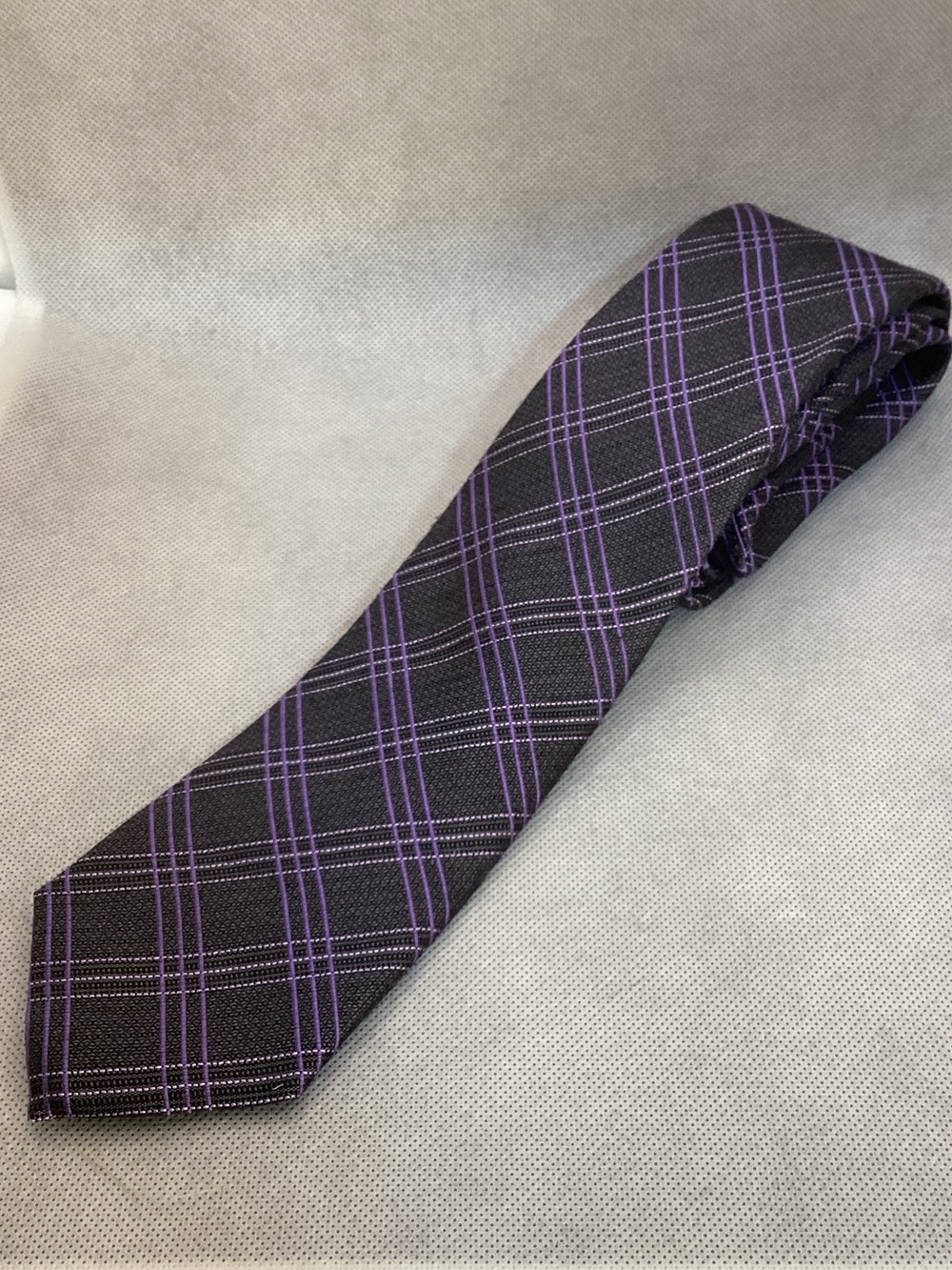 Kenneth Cole AWEARNESS Men’s Plaid Tie Black Purple Slim Modern Necktie